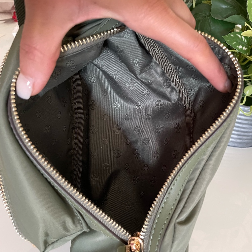 New✨authentic nylon belt bag (green) - Picture 6 of 15